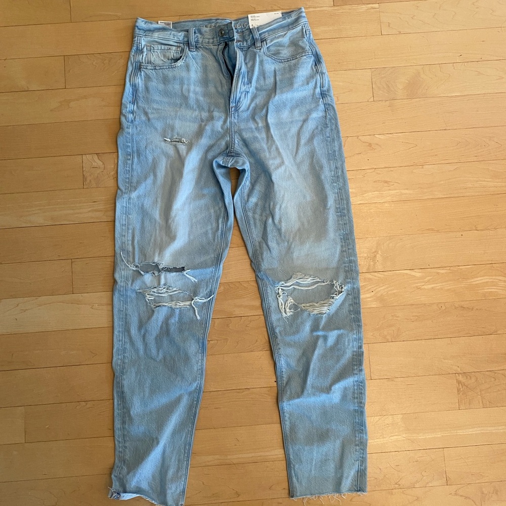 American Eagle Light Wash Distressed Mom Jeans - NWT
